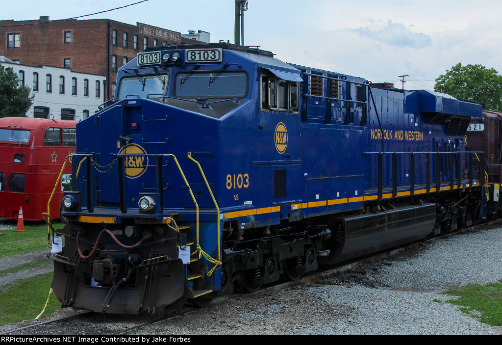 NS 8103 At VMT